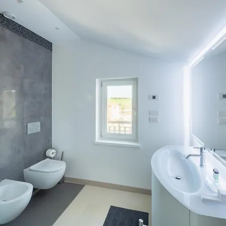 Luxury House Monti Azzurri Macchie (Perugia)